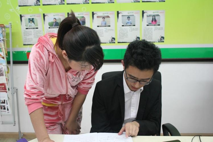 大学生补课一对一家教