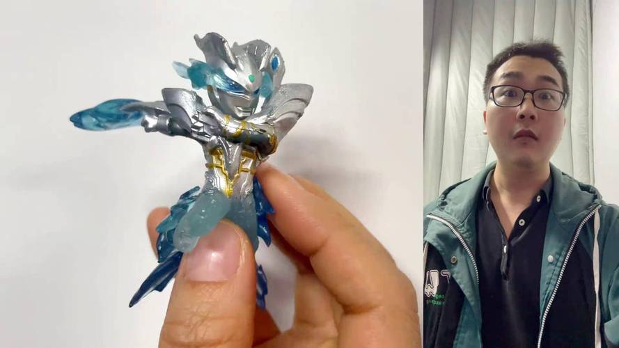 小赫赫拆橡皮人