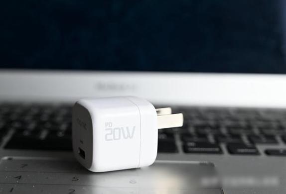 充电头里面吱吱响还可以用吗