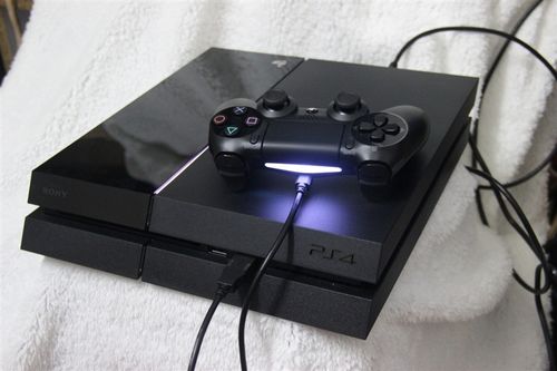 ps4手柄关机自己也会闪白灯
