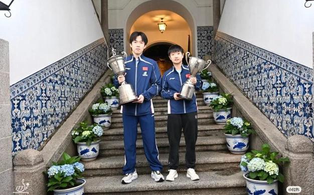 王楚钦孙颖莎拍城市宣传照
