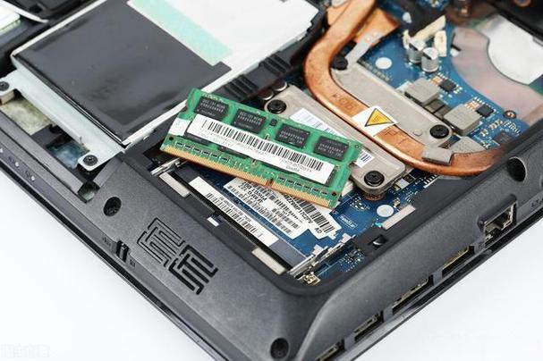 一个8g一个4g内存条可以配吗