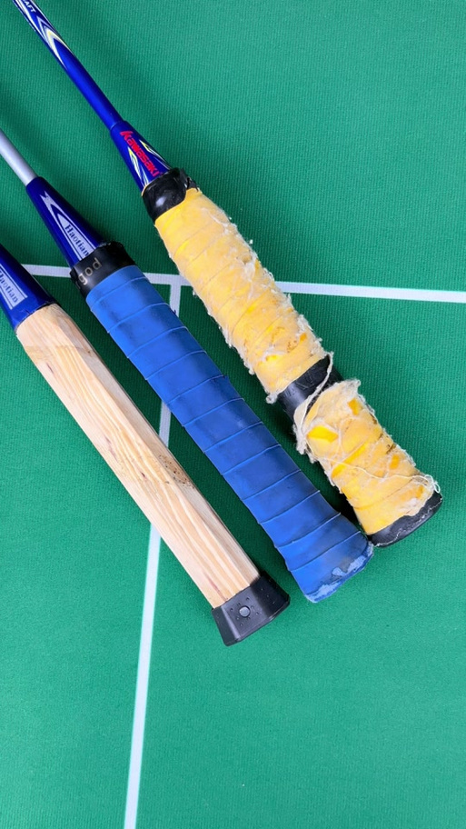 新羽毛球拍拍柄上的膜撕不撕缩略图