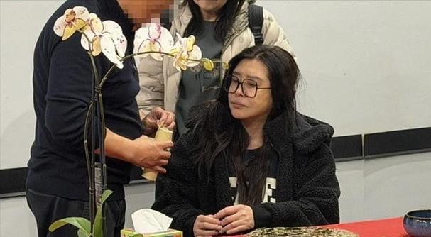 王祖贤罕见现身露面