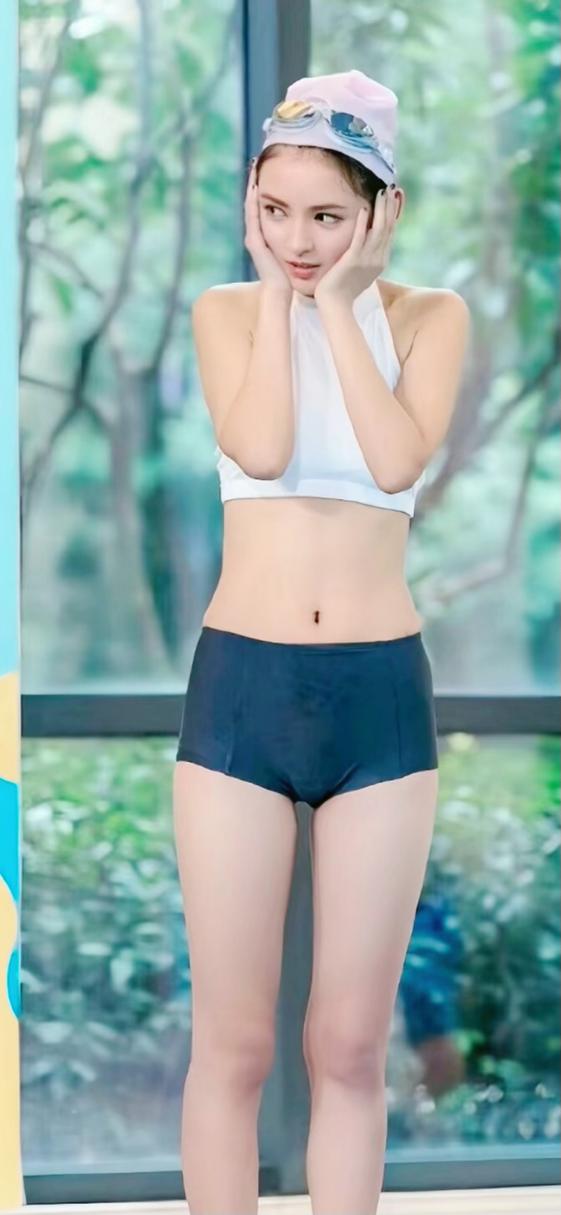 张予曦泳装综艺