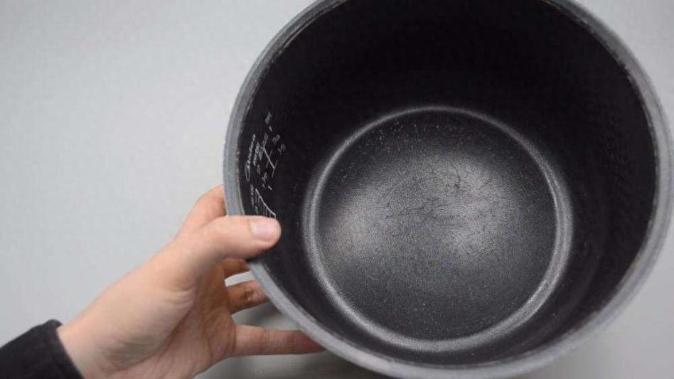 电锅涂层脱落还能用吗