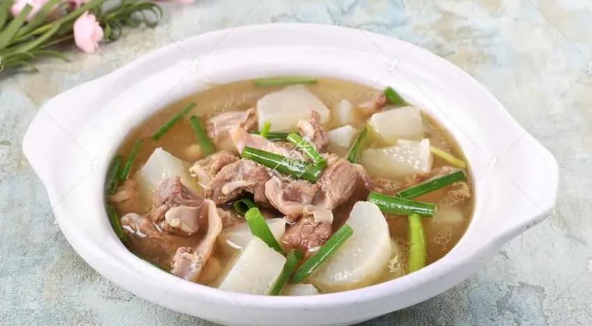 流鼻血可以吃羊肉炖萝卜吗