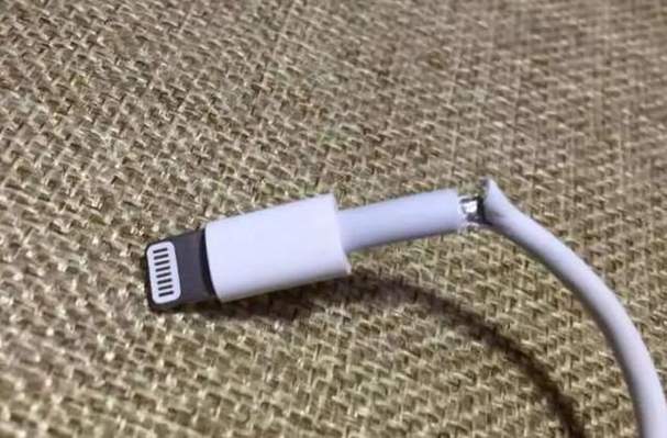 充电器的线头快要断了怎么办