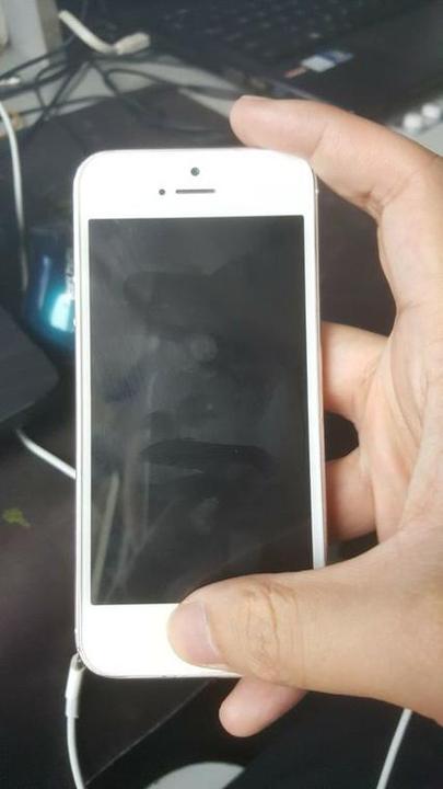 手机换外屏后用一会就黑屏