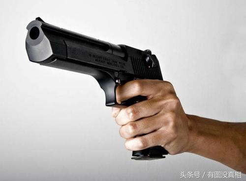 枪口往上抬调什么