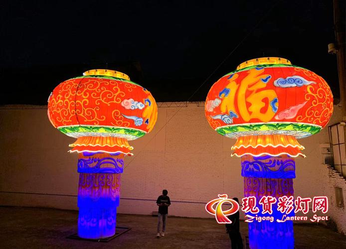 柱子怎么缠彩灯