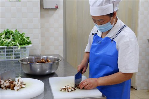 幼儿园老师以及厨房阿姨