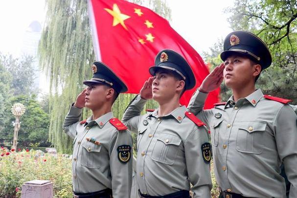 武警军人合照缩略图