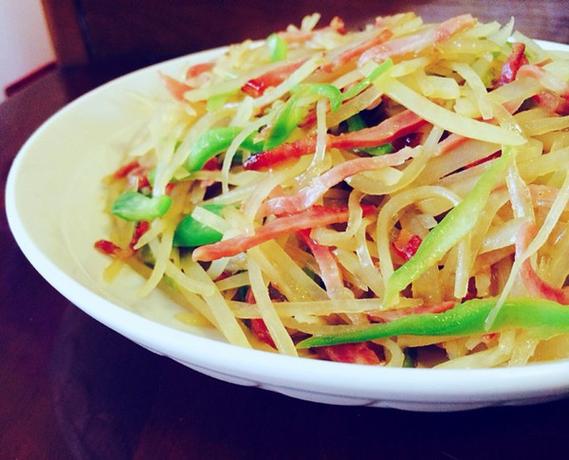 土豆丝和香肠可以一起炒吗