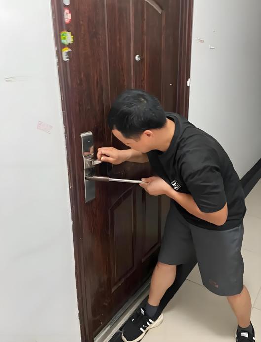 撬锁