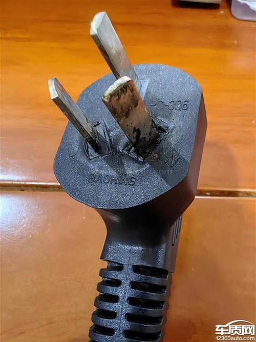 插头塑料化了一点还能用吗