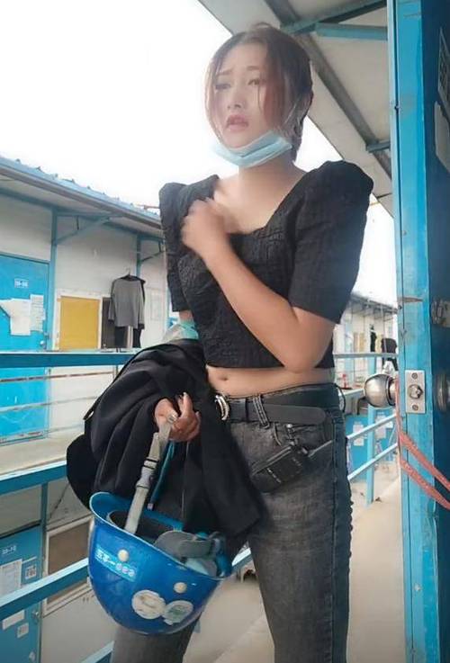 工地上的男人很馋女人吗