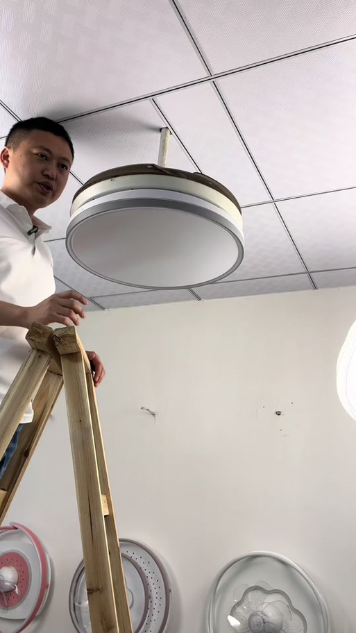 吊灯扇叶怎么清洗