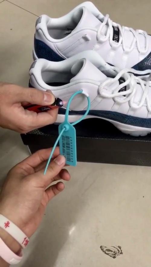 防伪扣怎么完美取下