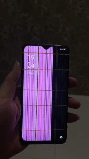 vivo手机突然雪花屏