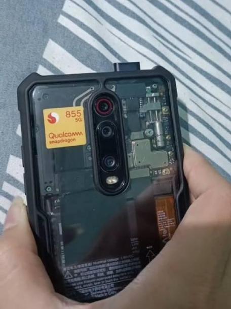 手机前置摄像头是哪个