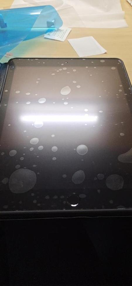 贴膜10天了,小气泡要紧吗