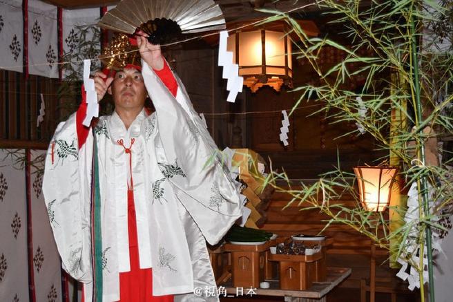 日本神社里的神