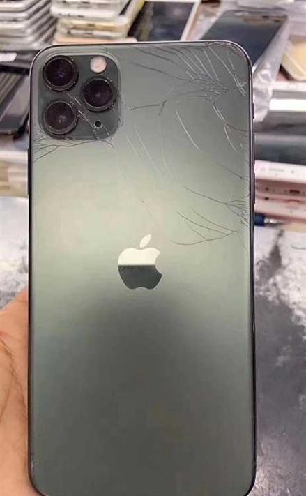 苹果12后面碎了大概修多少钱?