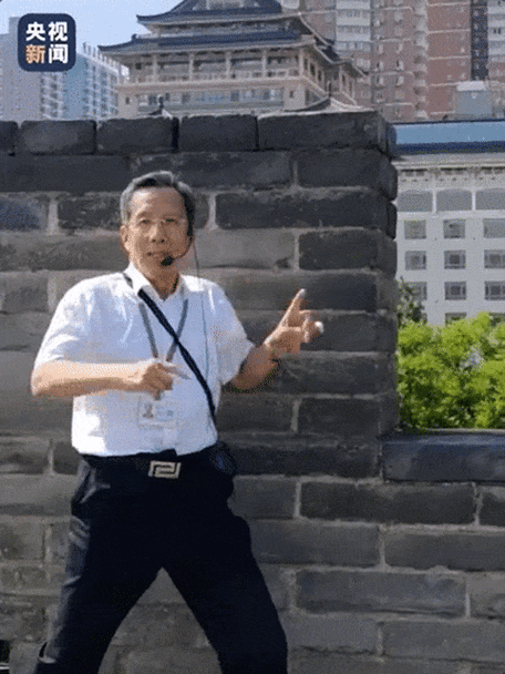 杨建导游