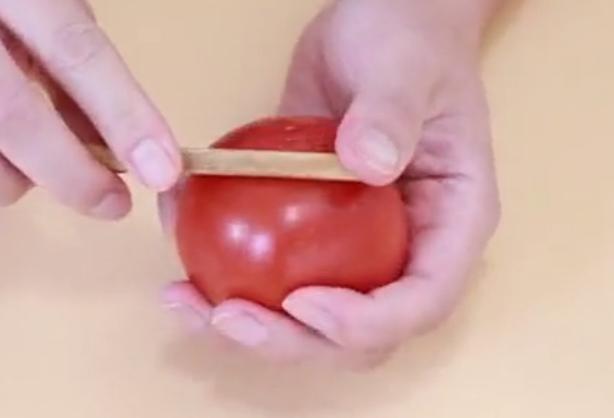 西红柿怎么用开水烫皮