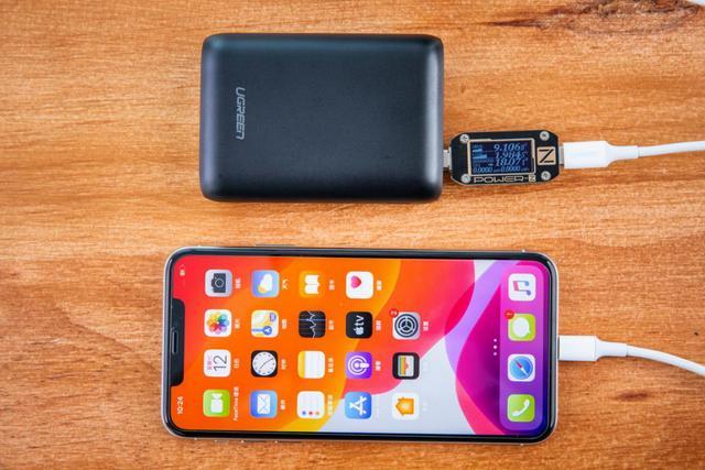 iphone11边充电边玩手机游戏截图