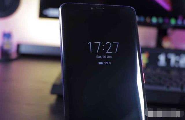 华为荣耀20灭屏显示游戏截图