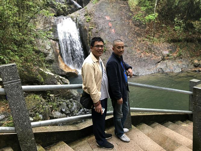 wps状态栏调了又不见