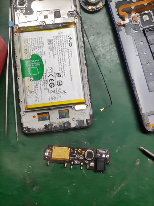 vivoz5i怎么拆后盖