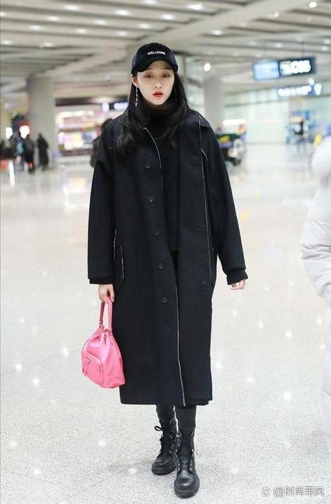 黑色最佳颜色搭配图羽绒服缩略图