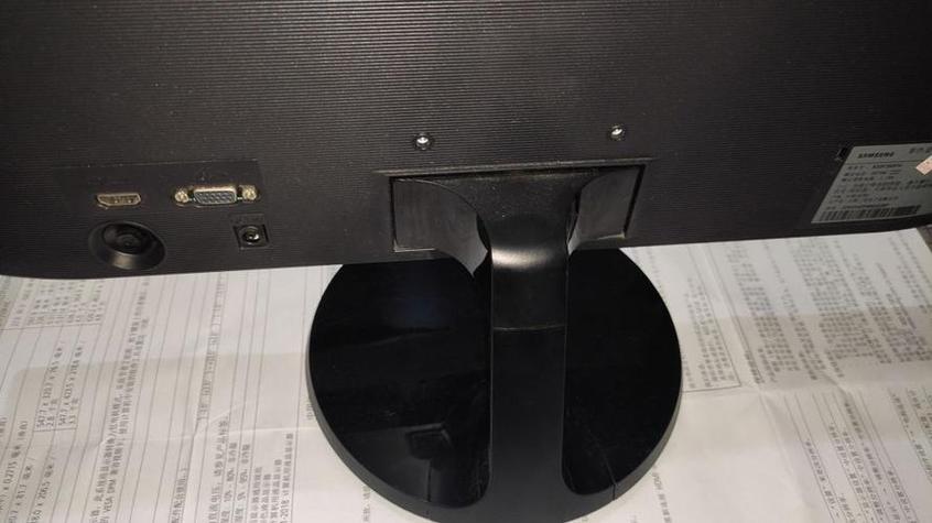 sanc显示器底座怎么拆下来