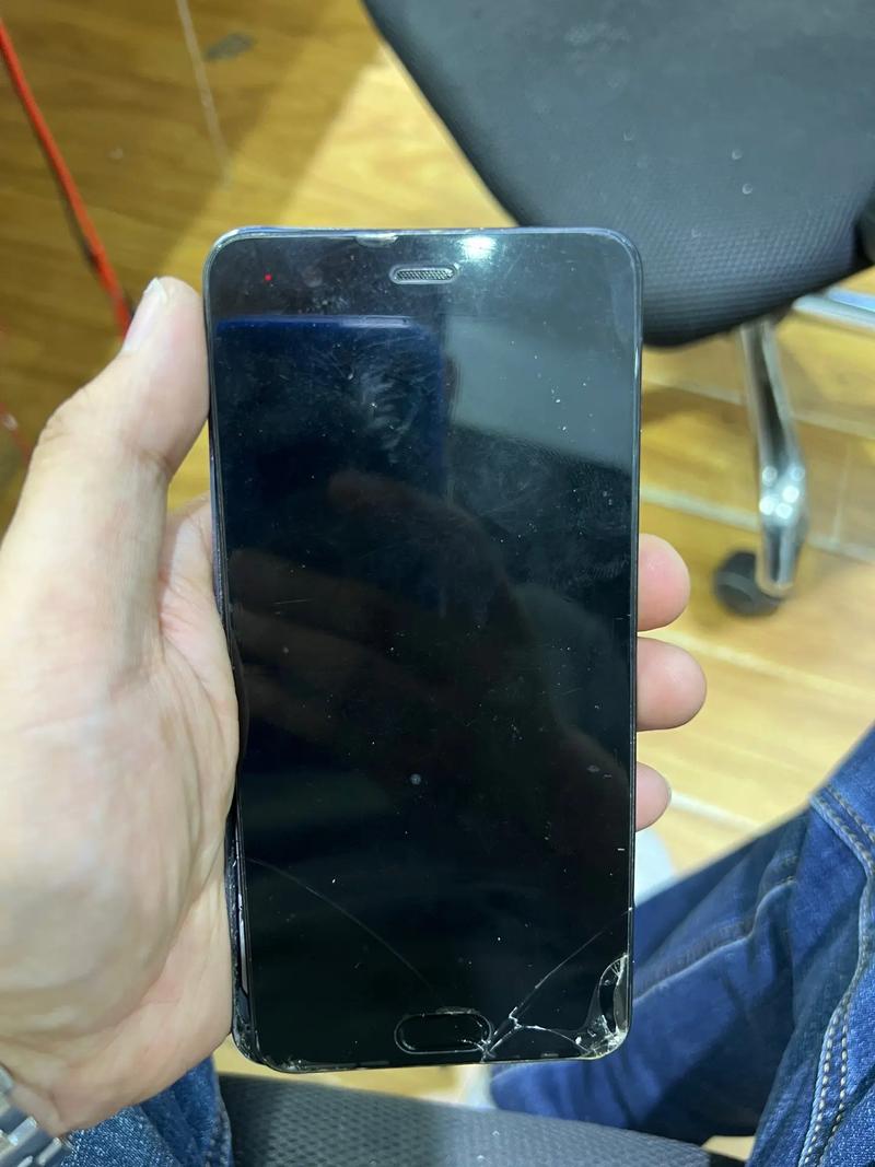 p10plus红灯亮不能开机