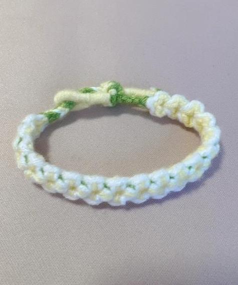 用毛线织手环