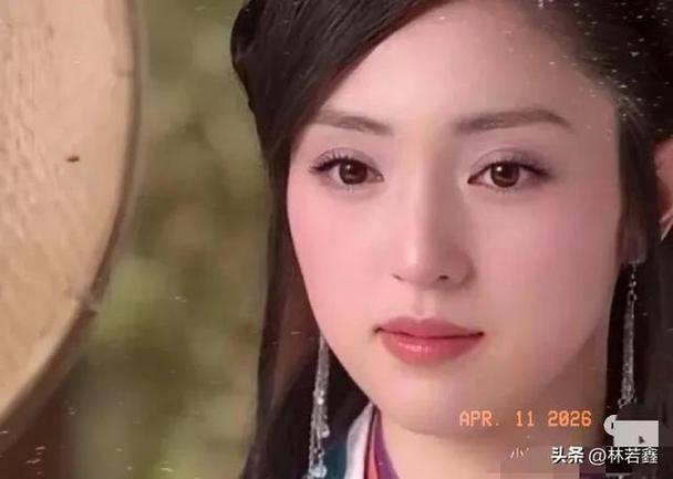 小酒窝看到董璇年轻时的照片