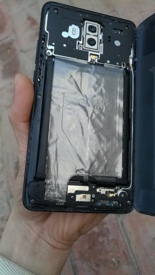 mate10后盖脱胶开裂怎么处理