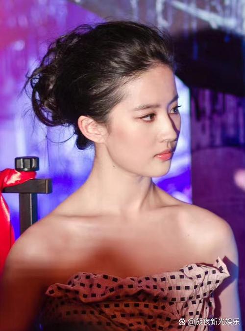 刘亦菲属于哪个娱乐公司