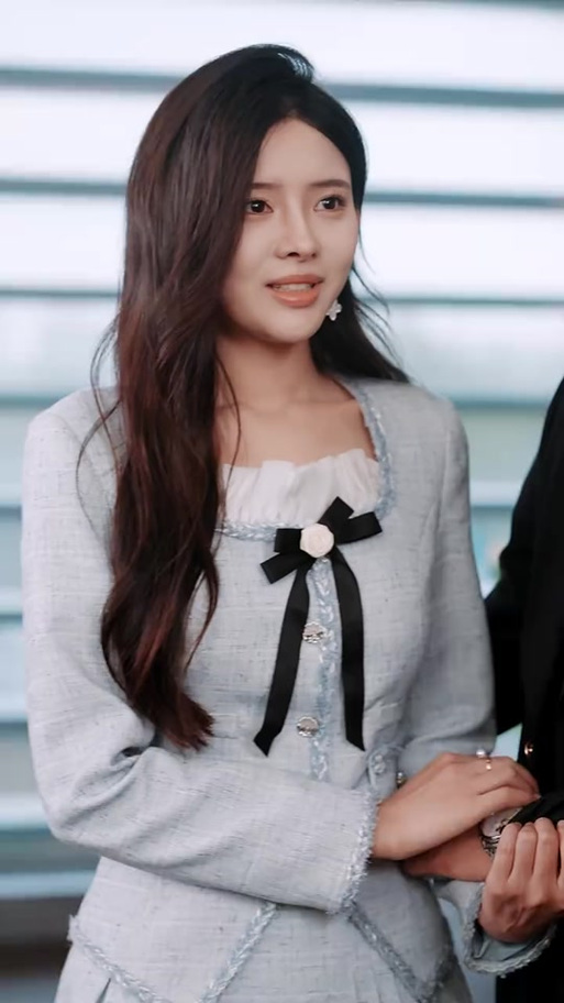 天降校花女友短剧女主