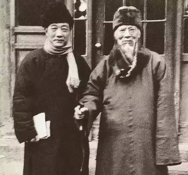 徐悲鸿齐白石谁地位高