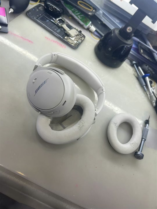 bose700耳机充电时状态