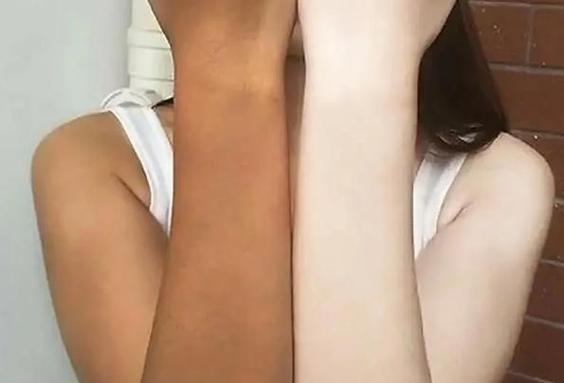 穿白色不好看是什么肤色