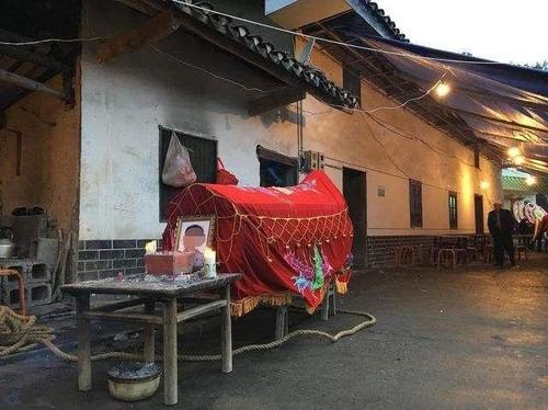 床尾灯为什么叫死人灯呢