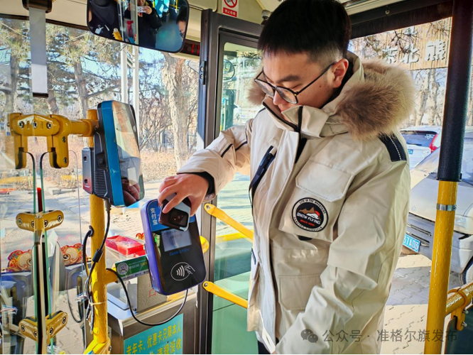 电视机红黄蓝三根线