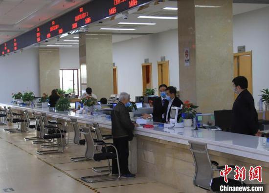 贵州省政务中心办事大厅