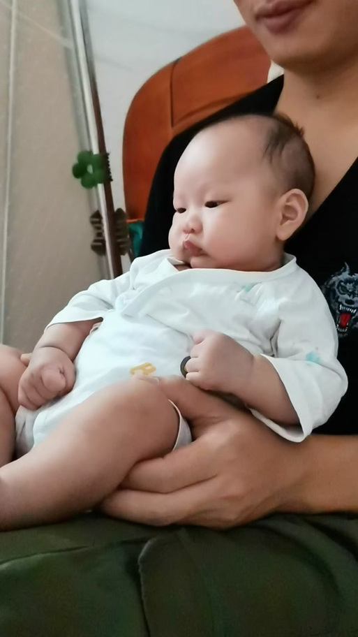 人类幼崽发朋友圈文案