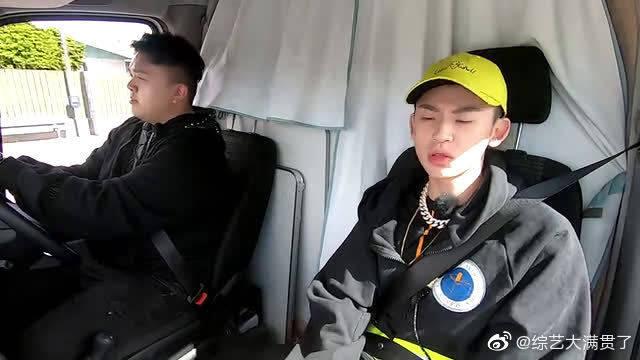 解说奶爸微博
